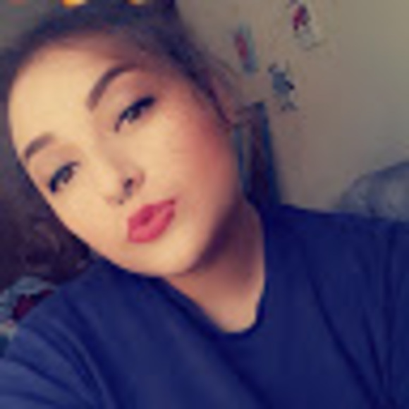 Meet your Posher, Rae - Picture 1 of 1